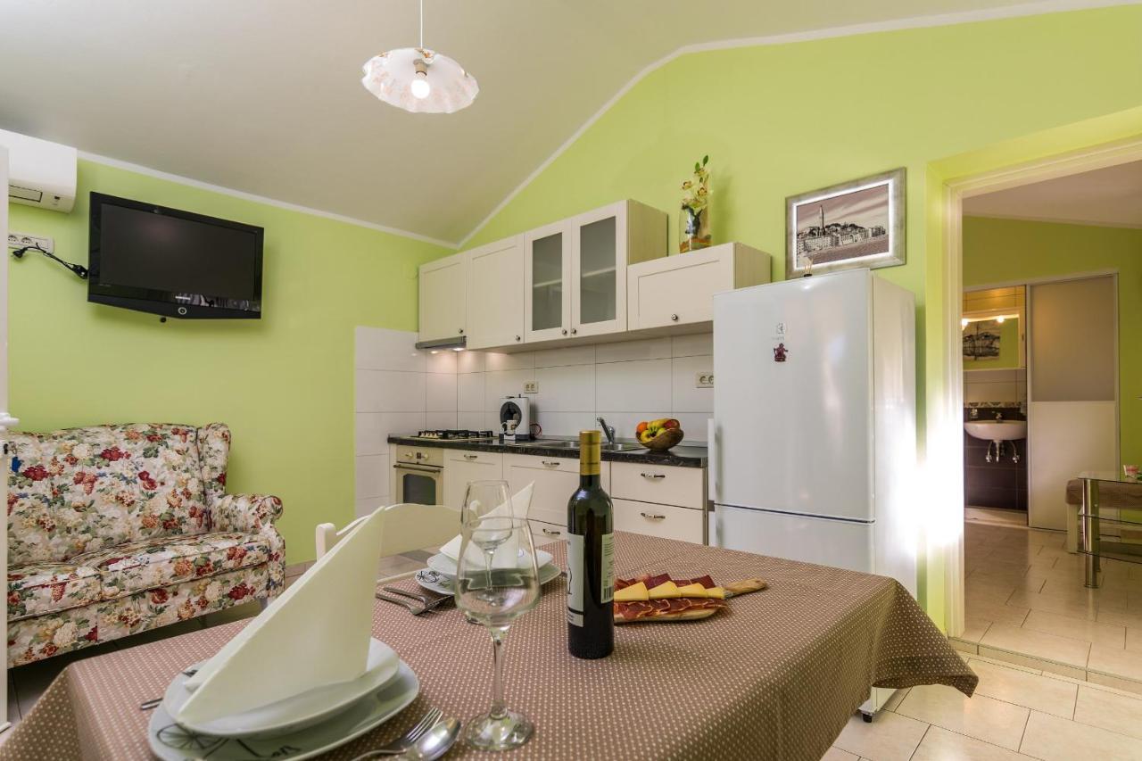 Apartments Korina Kanfanar Extérieur photo