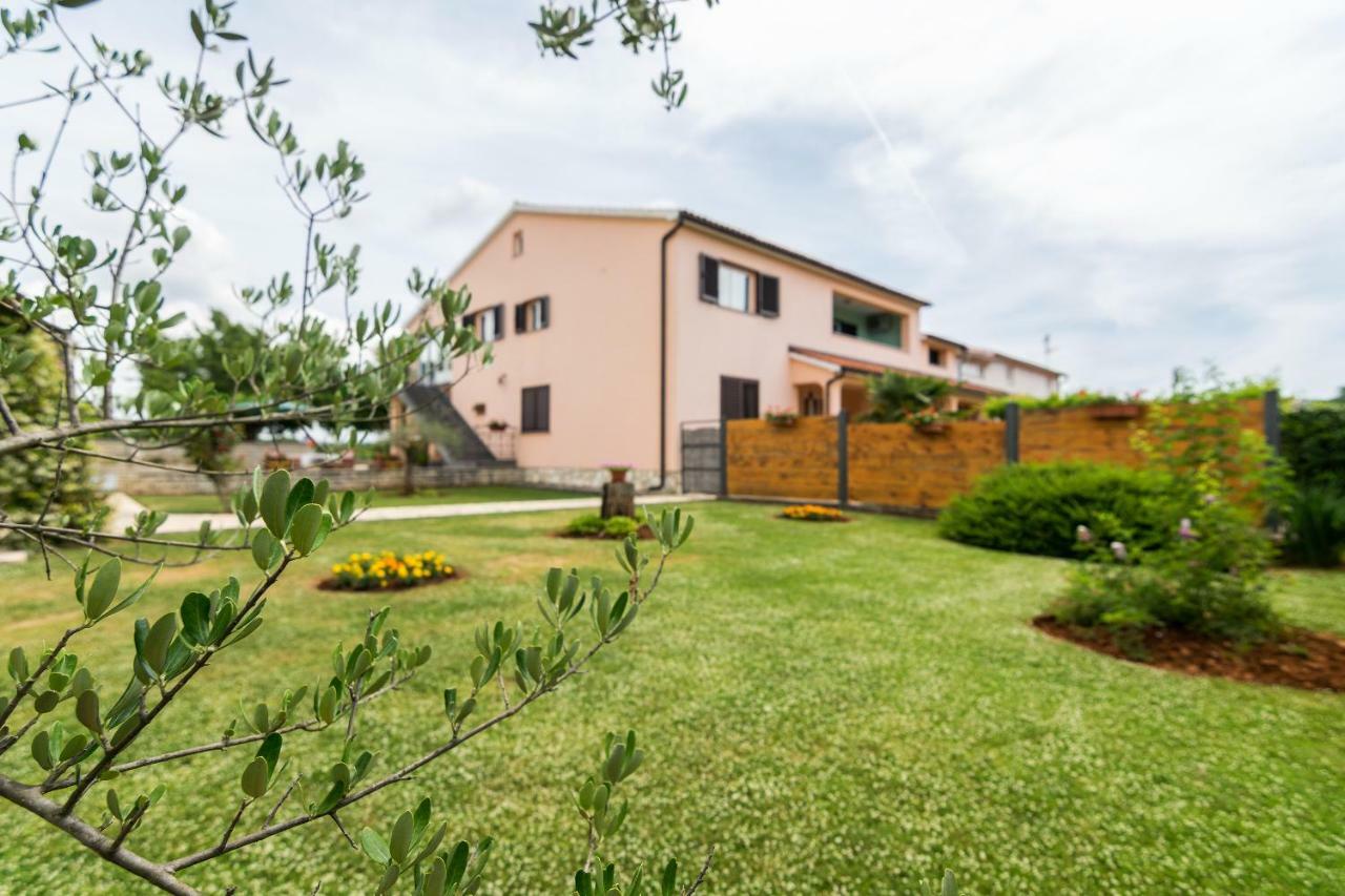 Apartments Korina Kanfanar Extérieur photo